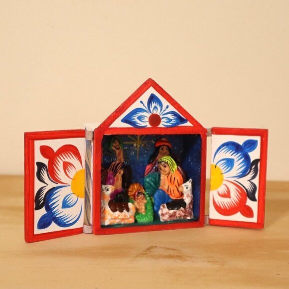 Nativity Scene Diorama Retablo Wood Box Peruvian Folk Art 4" Tall - Picture 3 of 8